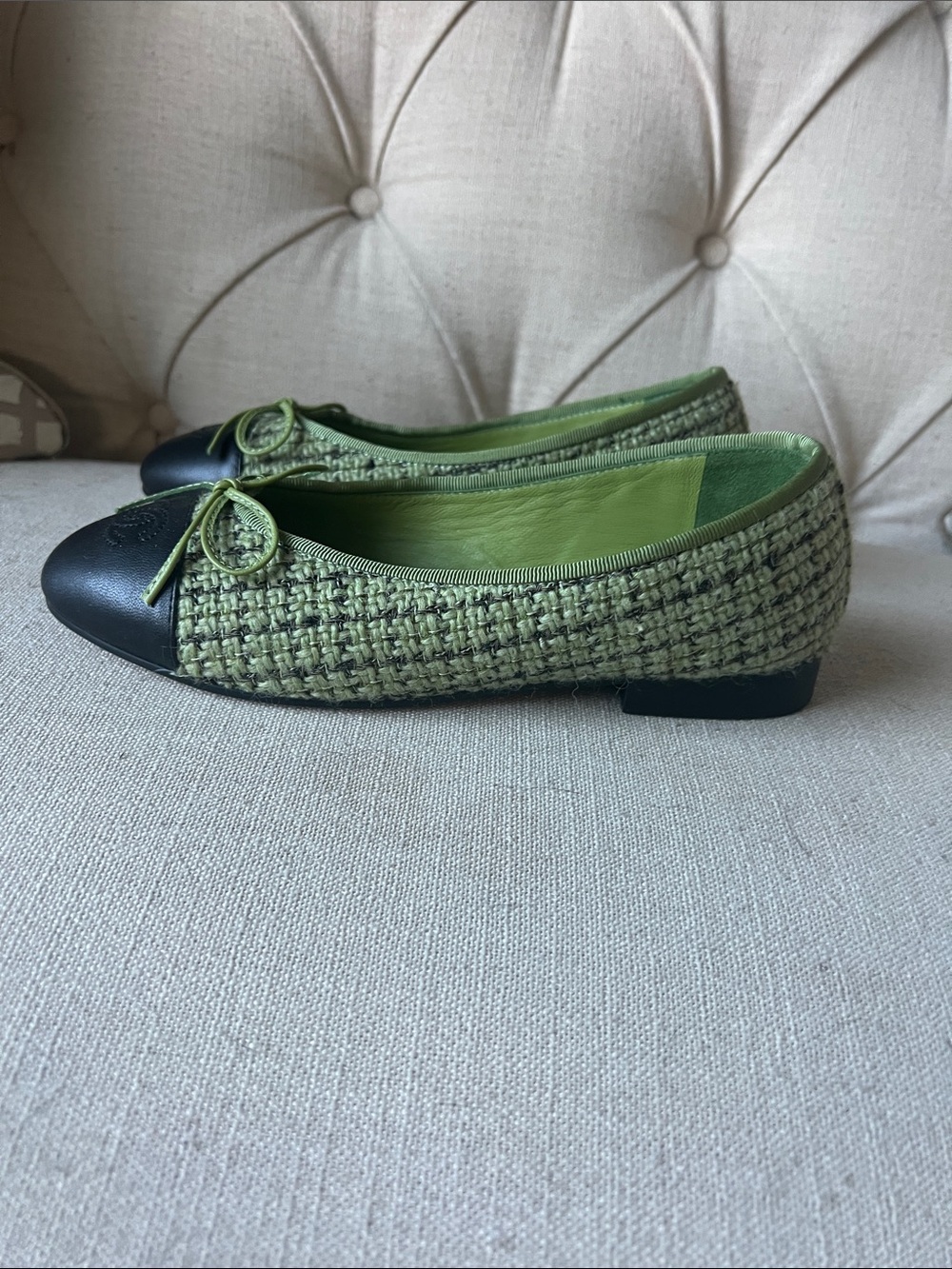 C-like Green Tweed and Black Cap-Toe Ballet Flats - Picture 2 of 7